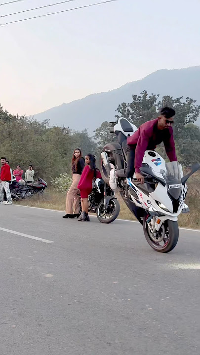 BmwS1000Rr Stoppie #shotsvideo #dimna #lake #motovlog #jamshedpur #tenstuntrider #lovefam ❤️