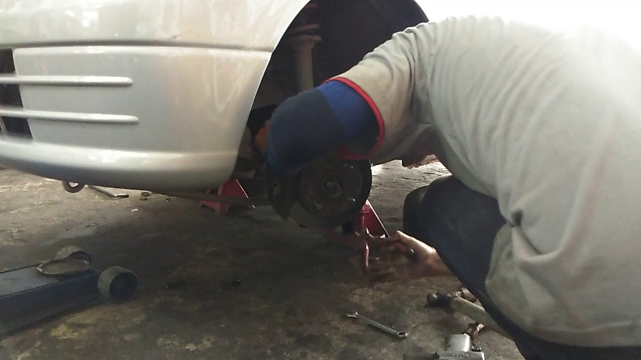 Change driveshaft perodua kelisa - YouTube