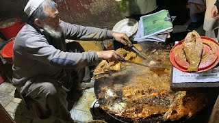 Vendor street food Pakistan | 60 year old Baba Cooking Fish | Crispy Fish | Lahori Masala Fish