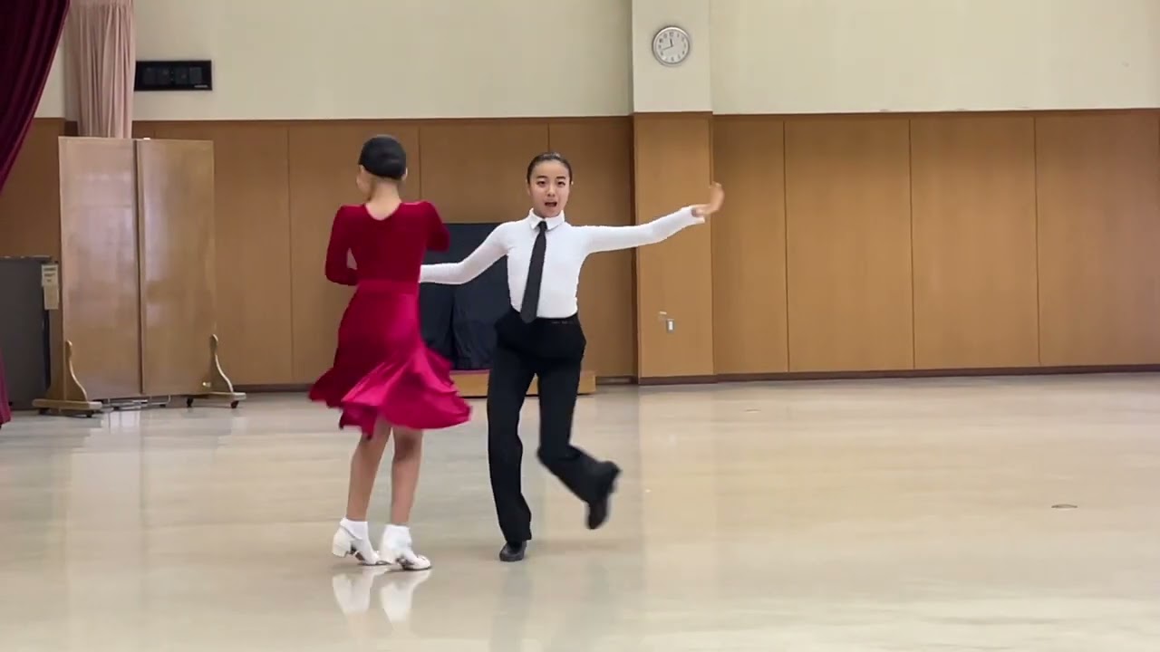 2021カップルダンス／小学生高学年・女子同士・ラテンアメリカン部門／サンバ／最優秀プラチナ賞／伊木 心晴・高瀬 遥 - YouTube