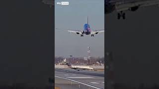Plane abandons landing to avoid crash