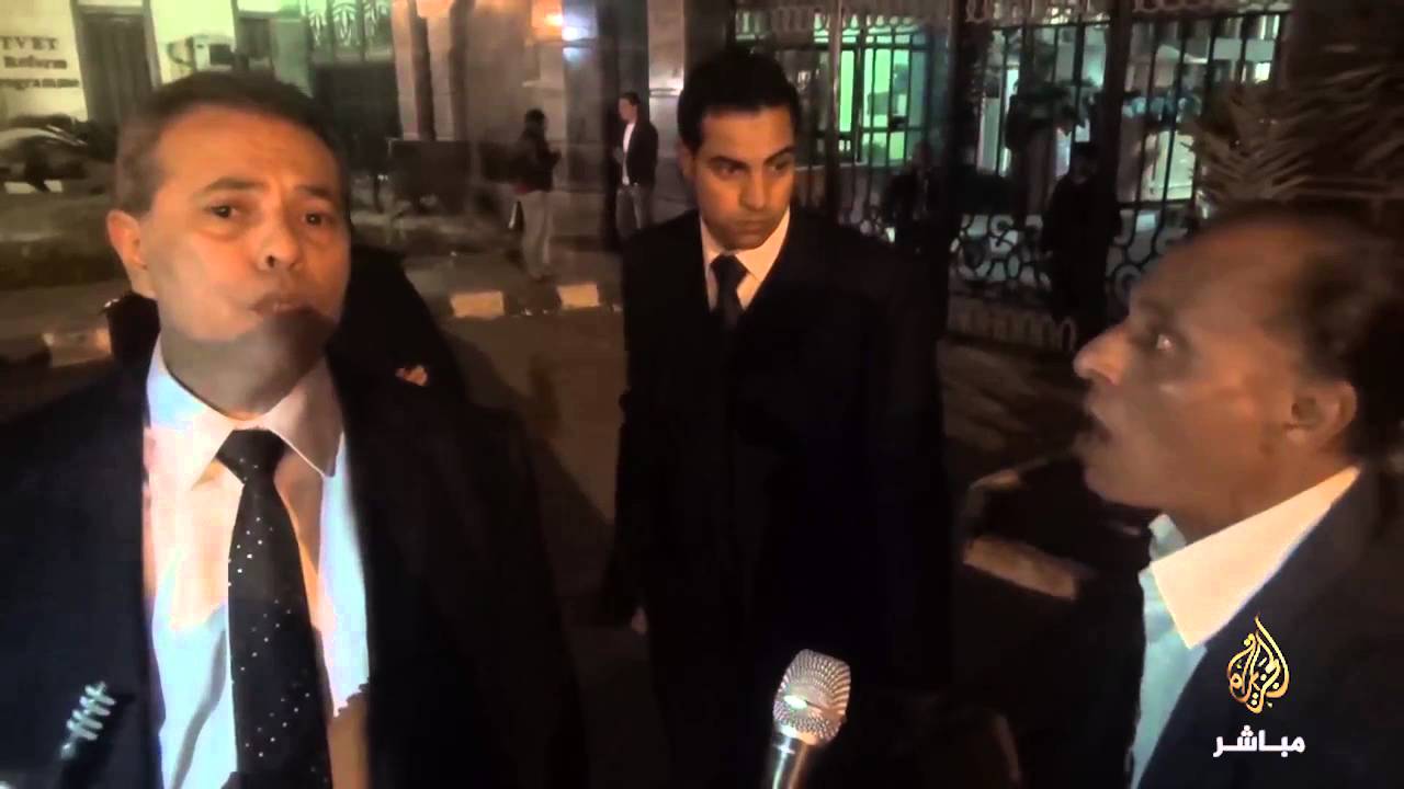 #شاهد .. احد المواطنين  لتوفيق عكاشة : " البرلمان سويقة وعكاشة يرد مش انتو اللي اخترتهم "