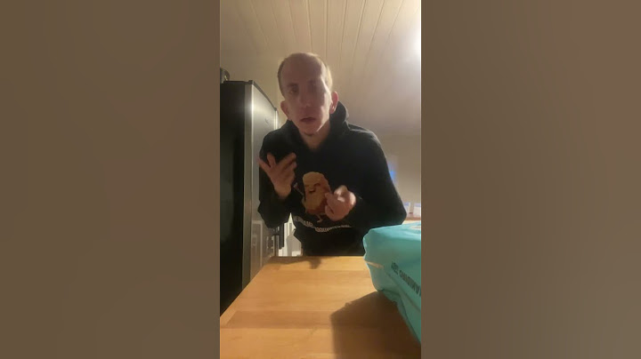 Hej jag är chickennuggetsmannen jag är 23 år från Stockholm