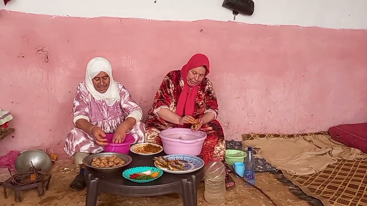 شرات الحوت وغسلاتو والتحدي معا خالتكم فاطمة دخلاتلو ولكن معرفنا شكون ربحاتو🤣🤣