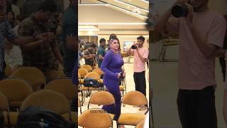 മനതര കളർ ഡരസസൽ രജകമരയ പല നഹ സകസന പരപടകക വനനപപൾ, Neha Saxena Actress