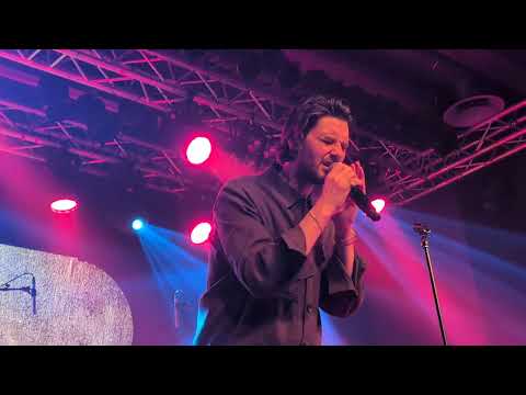 Ben Barnes live