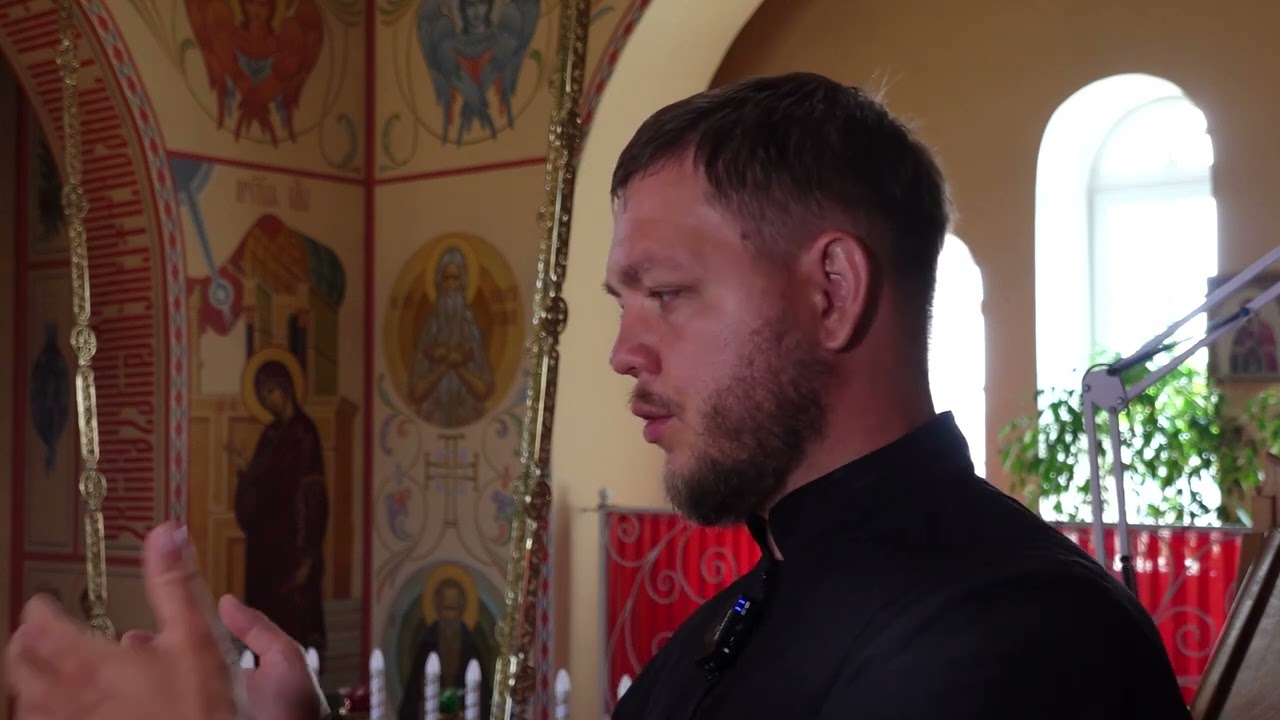 Священник рассказал, что делать, если есть страх зайти в церковь