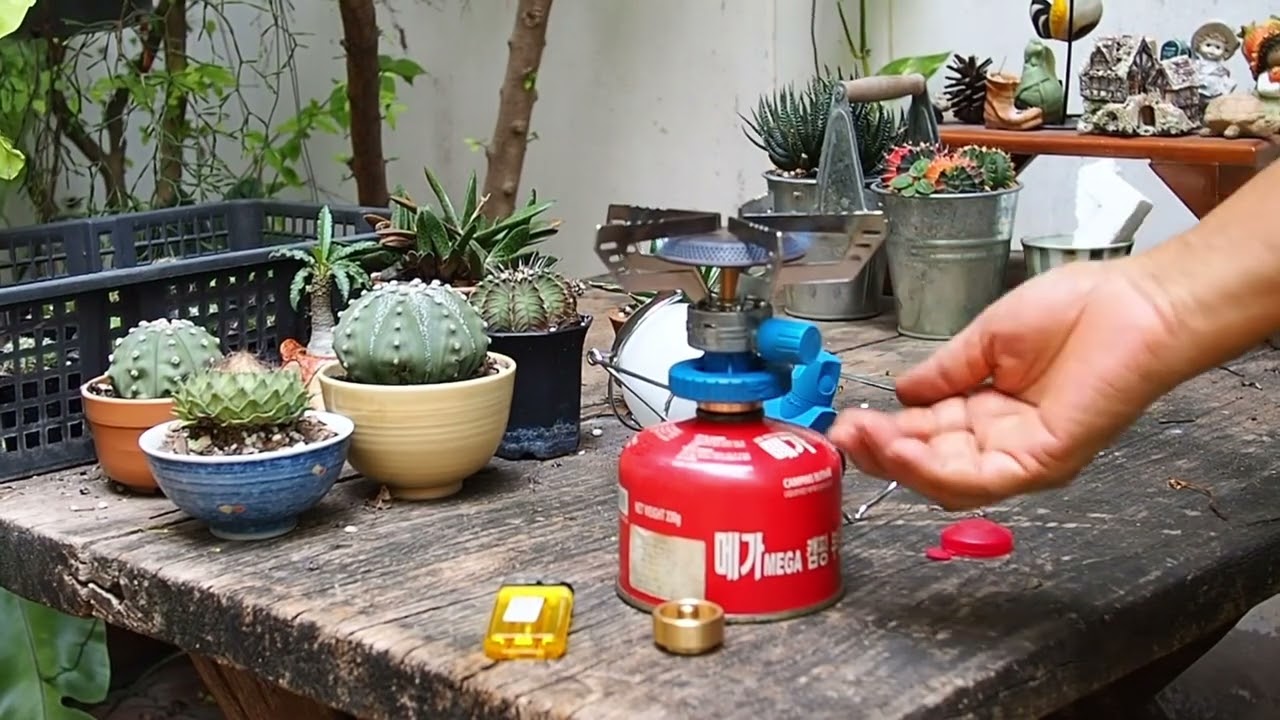 Adapter for cv270 campingaz stoves and lanterns