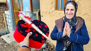 Download Lagu A Special Gift from Reza That Forever Changed His Mother's Life MP3