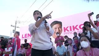 Robredo reads Kakampinks' witty slogans in Sampaloc, Manila sortie
