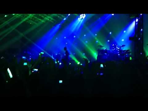 30 Seconds to Mars: Live at CIA (November 2010) - Hurricane and Kings and Queens