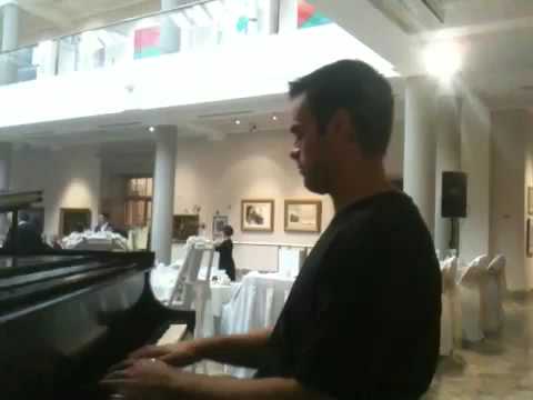 THE ZOU - Pianist Michael Moritz performs LMNOP (t...