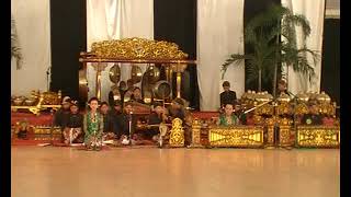 Rindy Antika Ujian TA Karawitan SMKI 2013/2014