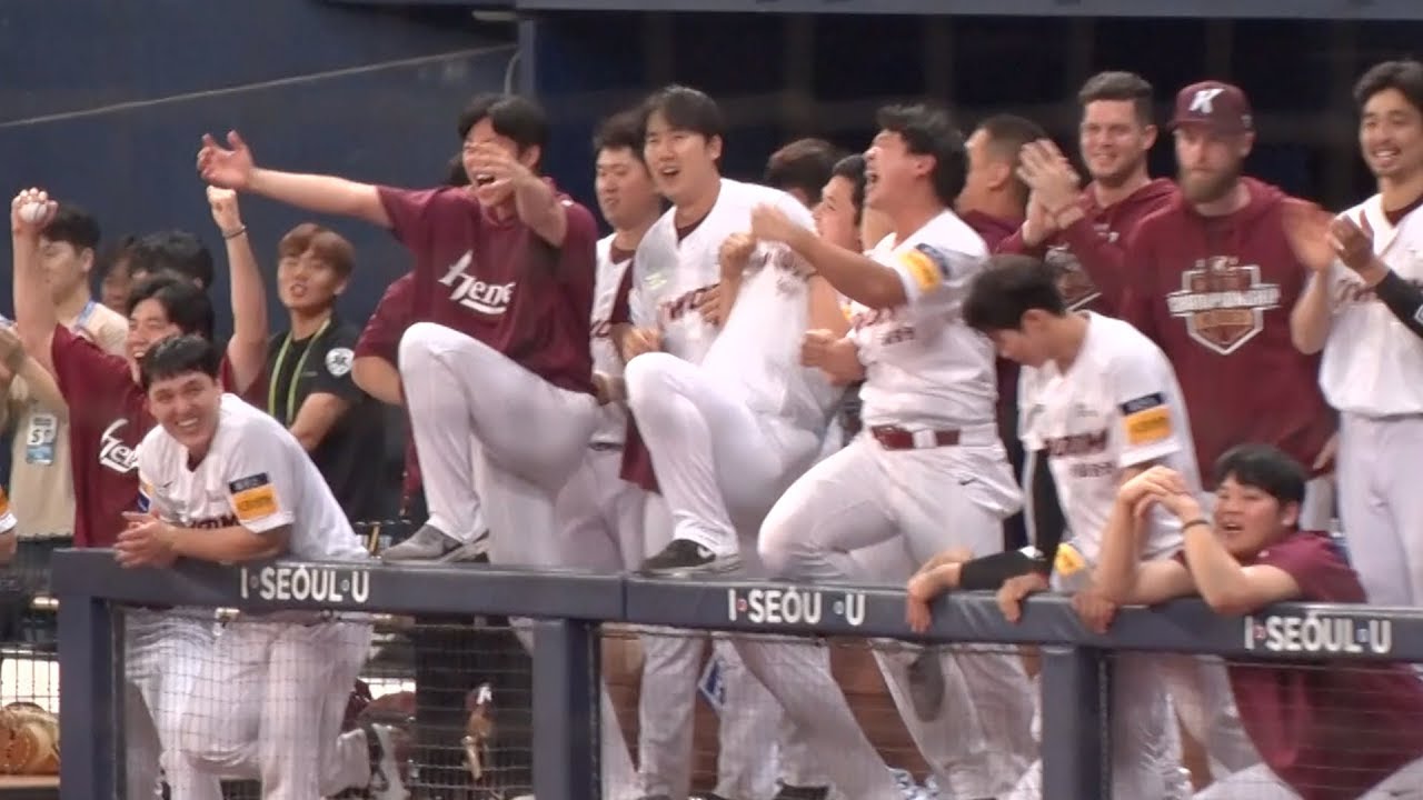 [영웅캠] 덕아웃 대흥분! 얼굴색마저 버건디가 되어버린 3이닝속으로♥