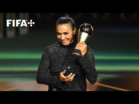 Видео: Brazil Legend Marta Receives The FIFA Special Award