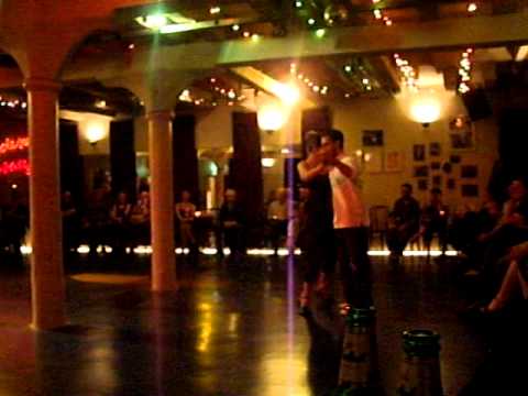 Panagiotis Karaboulas y Zaneta Leonidi en ''la calesita'' Amsterdam