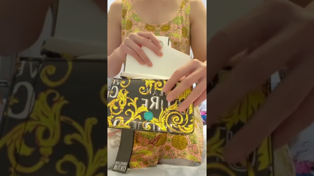 Umboxing VERSACE JEANS COUTURE BATOQUE-BUCKLE PRINT Small HANDBAG 