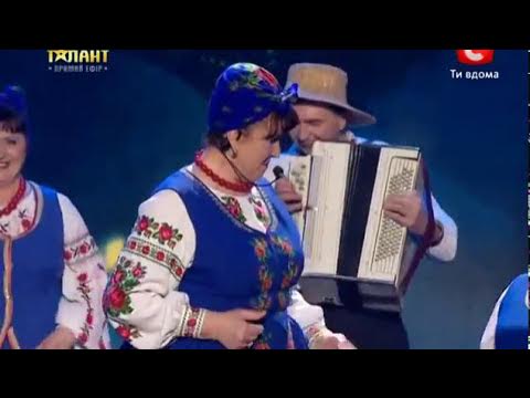 Эротика жетілген шешіну Аяқтары бар жалаңаш әйелдердің жеке суреттері тарап кетті