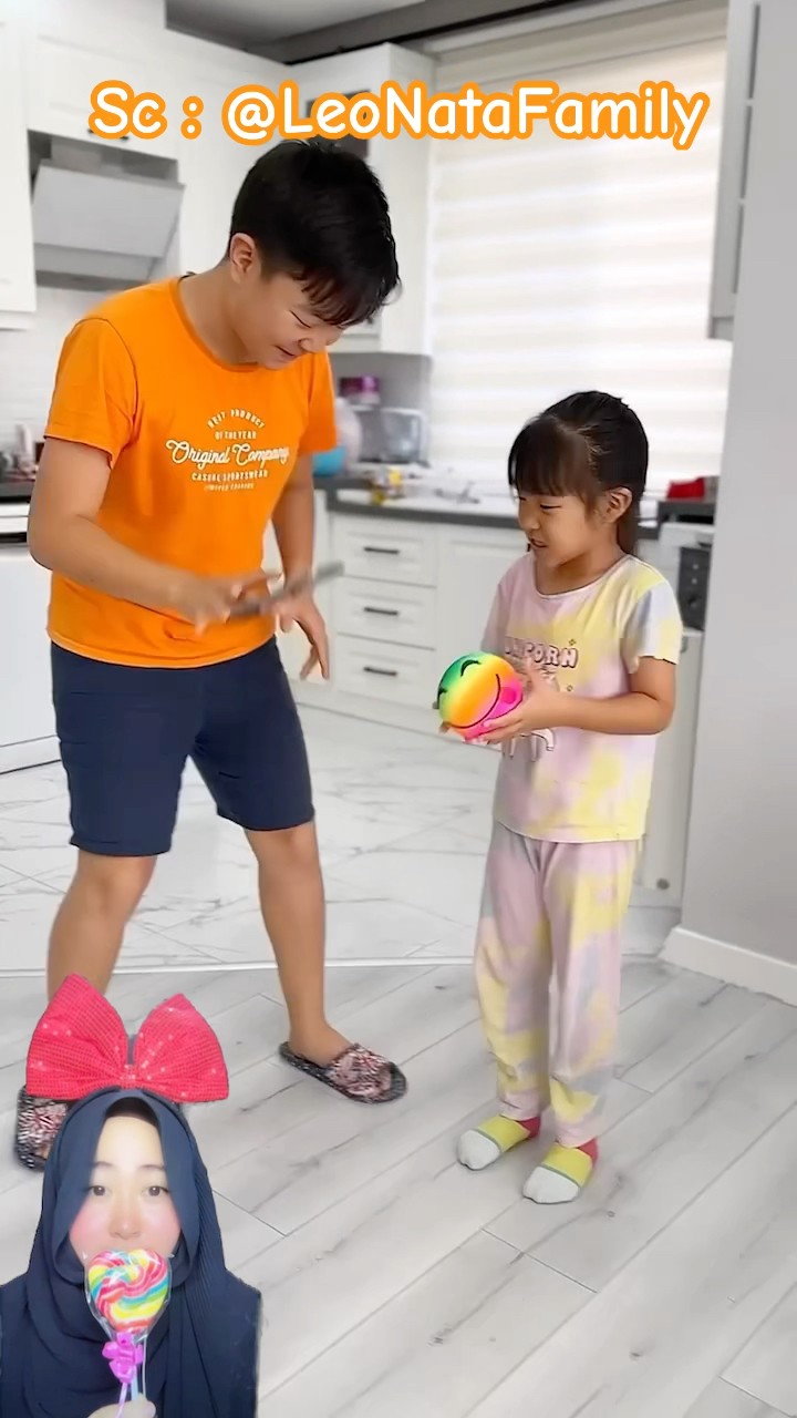 KAKAK MENJEBAK ADIK BIAR DI MARAHIN MAMA PAPA ⁉️ apakah trik kakak berhasil ? @LeoNataFamily#shorts