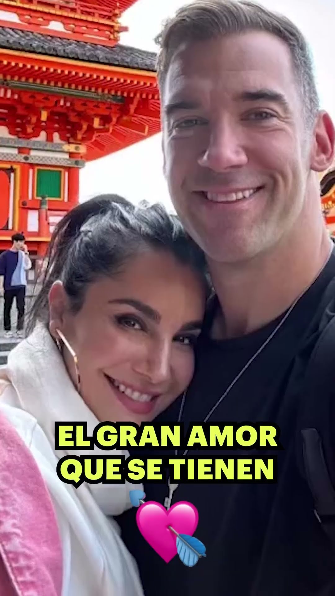 Martha Higareda está viviendo una historia de AMOR SIN LÍMITES ❤️ #LasEstrellas
