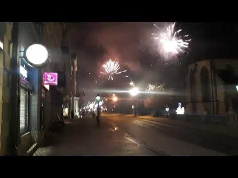 Video: Jak Oslavit Nový Rok V Kempu