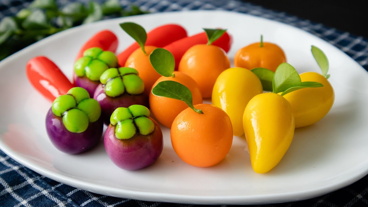 Tiny Edible Fruit Sculptures (Look Choop)
