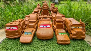 Muddy toy car convoys falls into the water & Clean up Disney Pixar car