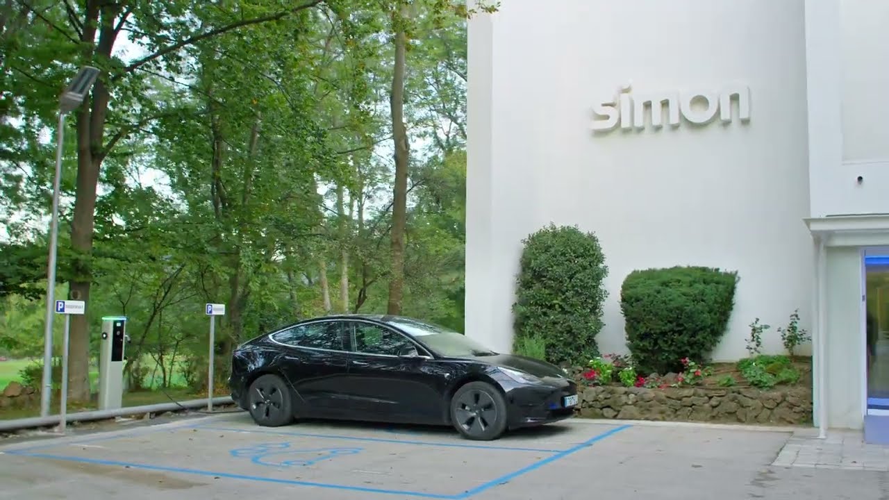 Watch Simon Neon - La forma en la que nos movemos ha entrado en una nueva era. on YouTube.