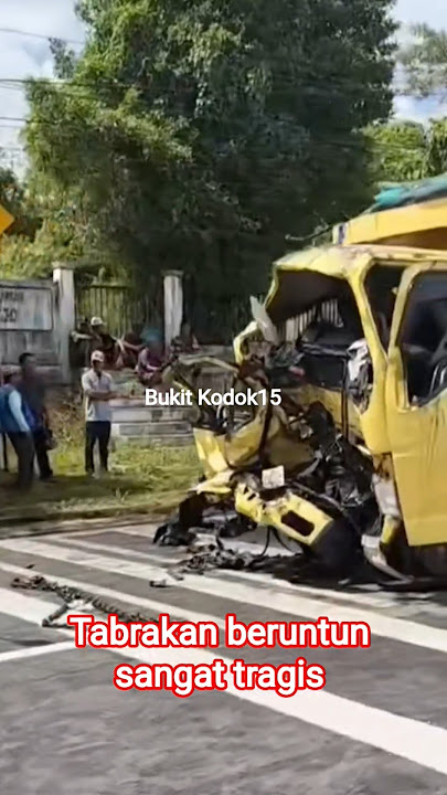 Tabrakan beruntun sangat tragis #viral