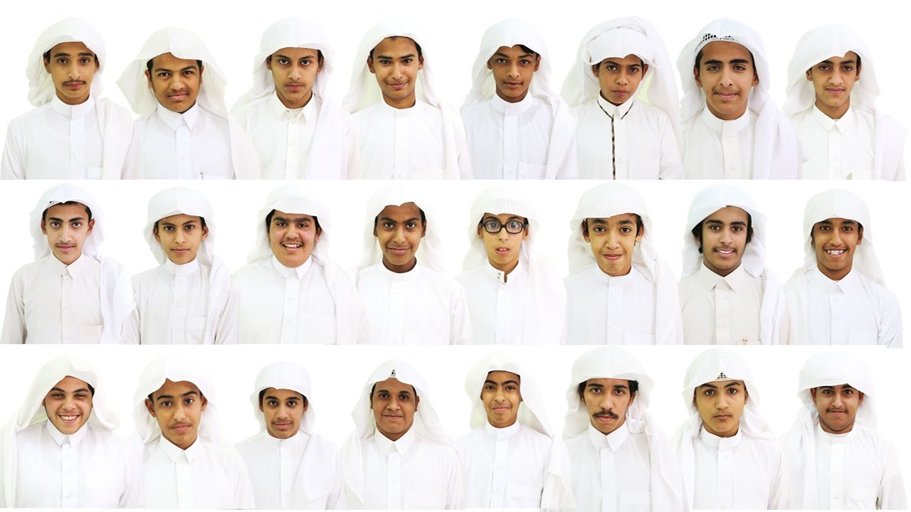 عرض مرئي لتخريج طلاب مدرسة أوس بن الصامت