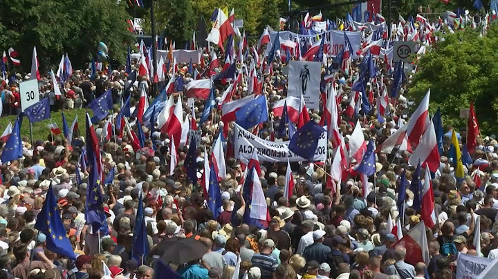 Pół miliona Polaków pojawiło się na masowej antyrządowej demonstracji w Warszawie | AFP