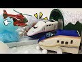 カプセル プラレール 新幹線をヘリコプターが大雪の中から助けるよ！E7系新幹線かがやき E4系新幹線Max はたらくくるま 路線バスがゴミ収集車を連れてくるよ！Gizmone