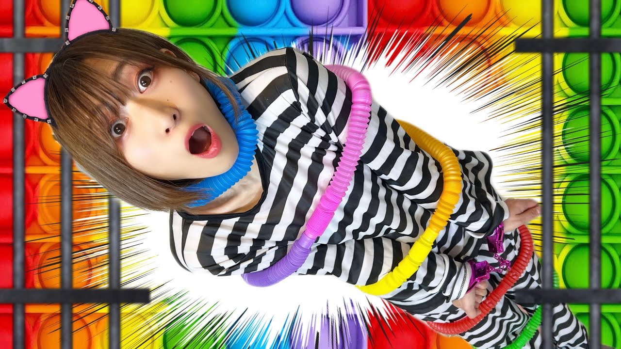 【脱出ガール】ポップイット警察に捕まる！囚人じゅんこのプッシュポップ監獄に脱出術💕🌈