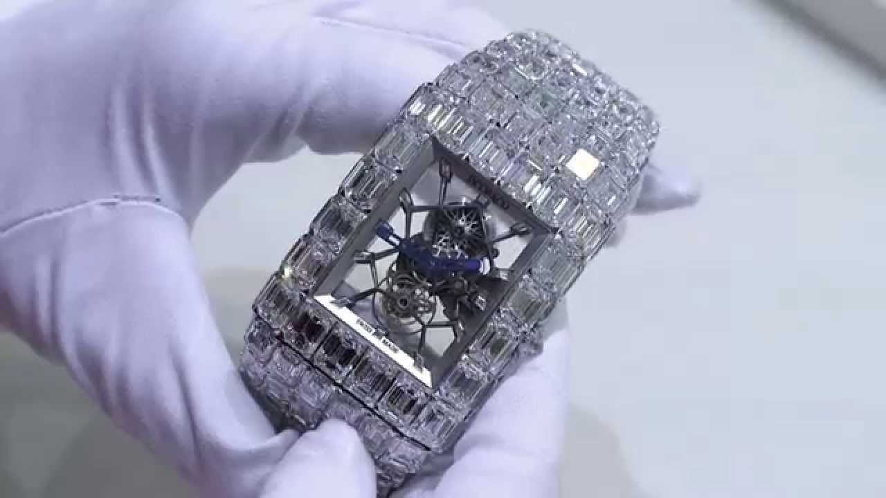 WATCH: Billionaire Floyd Mayweather Brings His $60 Million Prized  Possession to Recent Alabama Early Christmas Visit - EssentiallySports