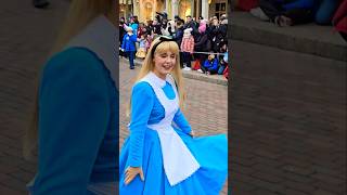 Disneyland Paris, Genie Likes Lotso Alice Puts Her Own Spin On It Disney Stars On Parade
