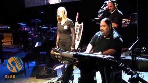 Roland VP-7 Vocal Processor Processes Vocals (Video)