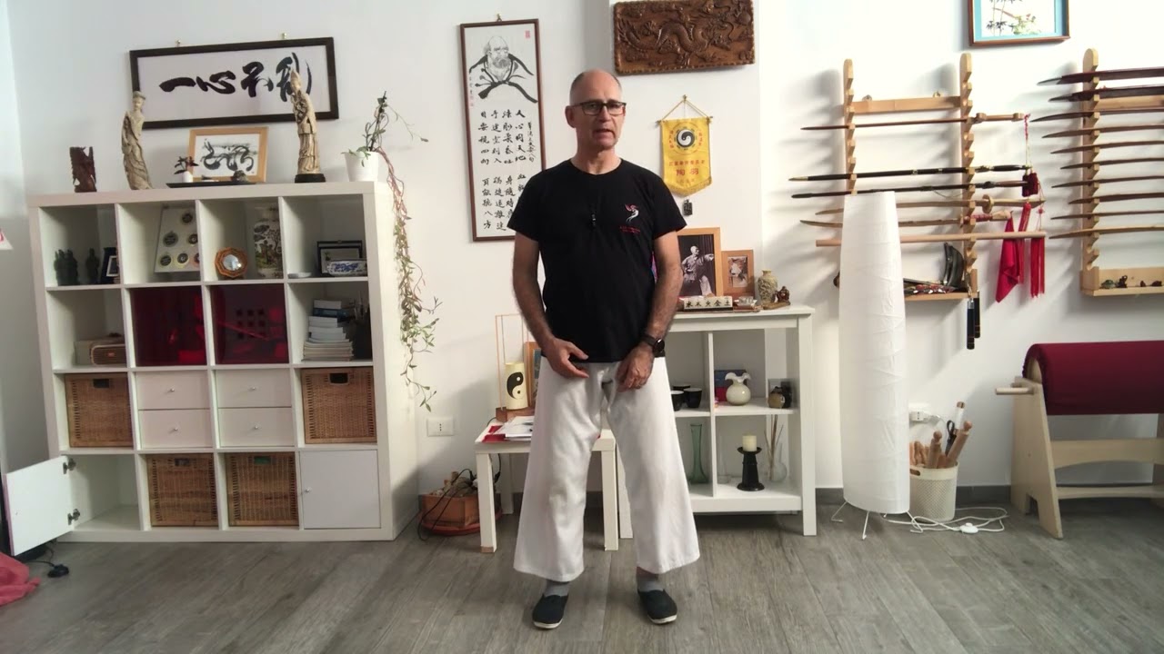 056t Mani come nuvole