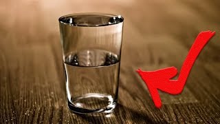 Ставлю стакан Воды на ночь возле кровати. И обязательно... Ставлю стакан Воды на ночь возле кровати. И обязательно...