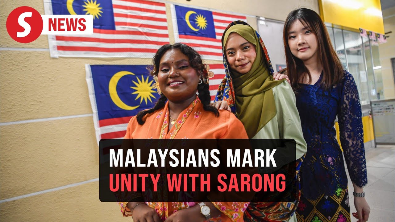 Keretapi Sarong brings Malaysians together in a festival of colours