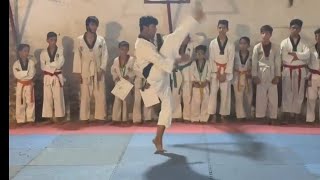 Zaeem Shakar/ thy back tkd pomssa Takbeer Taekwondo Academy Mandi bahawaldin