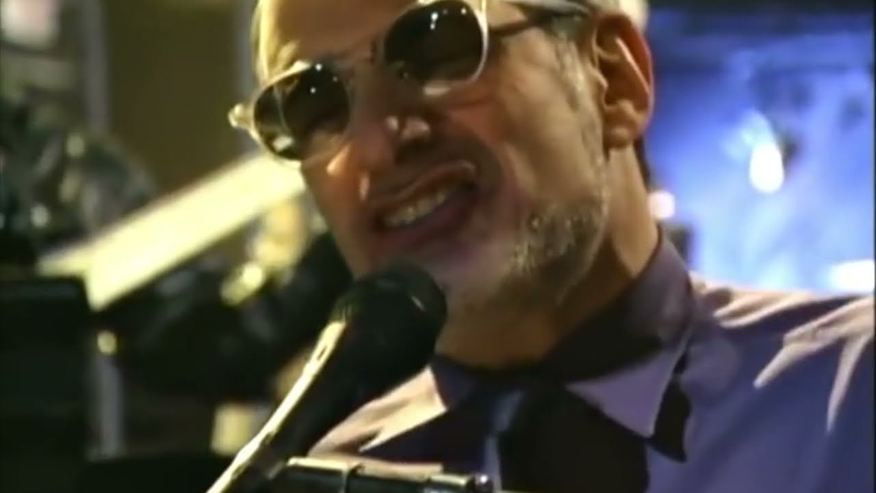 Josie ~ Steely Dan Plush TV Jazz Rock Party 2000 HD - YouTube