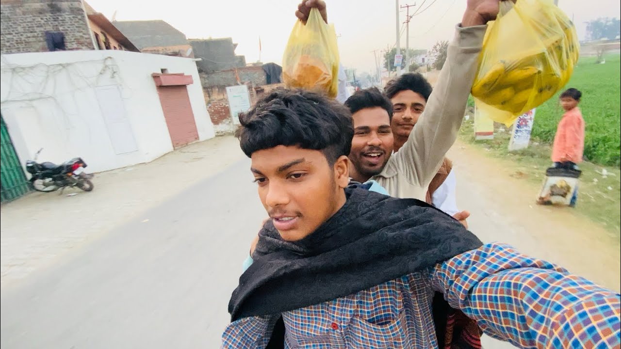 Jiske liye kele leke gaye vahini paya phone B switch off￼😩😄