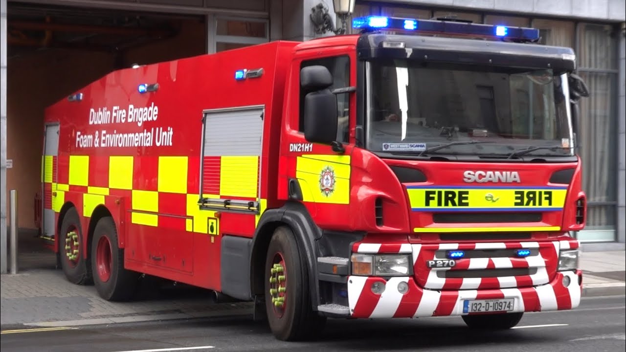 Dublin Fire Brigade Foam & Environmental Unit Responding - YouTube