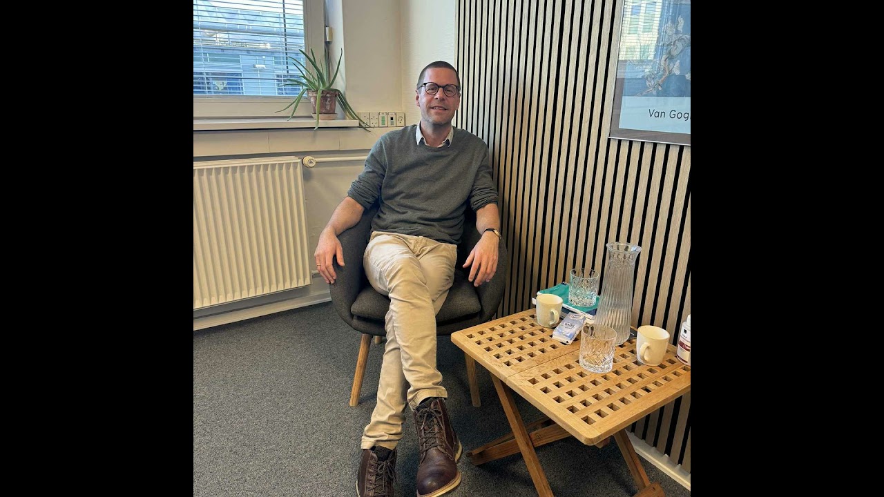 Episode 101 - Hvad er psykoser? Med specialpsykolog Jonas Wridt