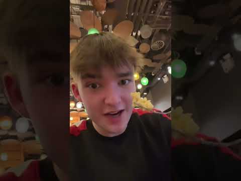 Trying Nandos breakfast