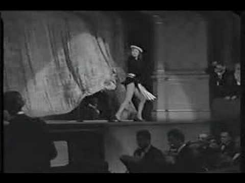 Greer Garson's strip-tease on stage