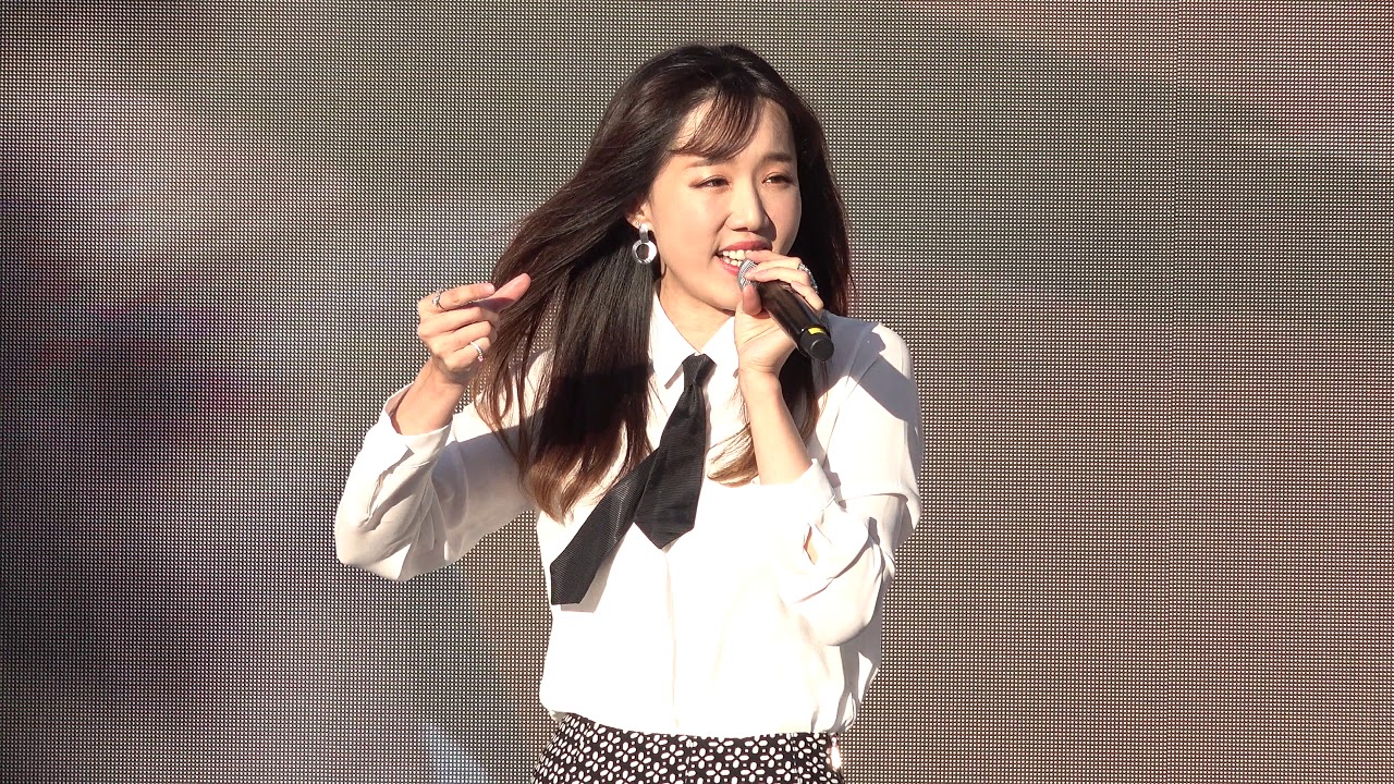 찰랑찰랑 이자연 커버  -     가수  차은성  -   서울 시청 광장  서울전통시장 박람회  2019.11.09일.