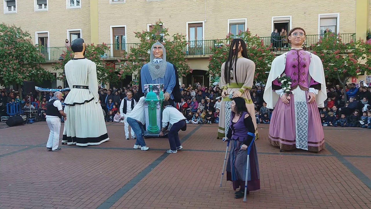 Despedida de la Comparsa de Gigantes de la Txantrea 2018 - La fuente