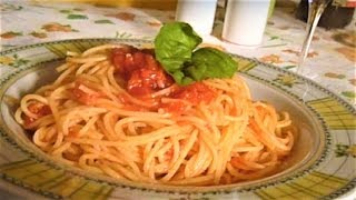 Как приготовить спагетти из помидорами и базиликом Италия Как приготовить спагетти из помидорами и базиликом Италия