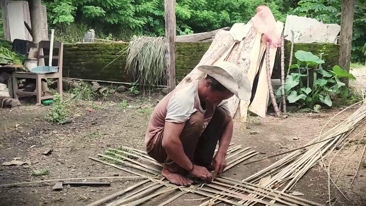 Traditional Craft: How to Weave a Grass Basket from Bamboo _FarmersLife _Shorts
